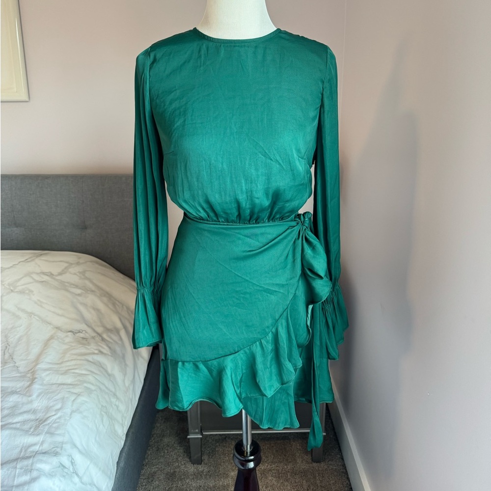 BNWT Hello Molly Green Backless Long Sleeve Mini Dress Size S/4